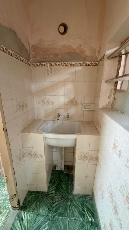 CASA DE 2 DORMITORIOS A MODERNIZAR,  ¡OPORTUNIDAD!