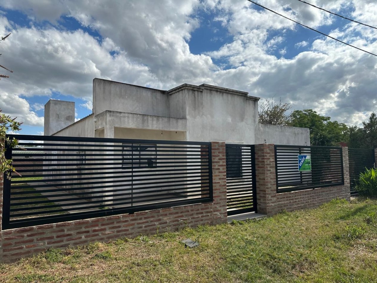 Hermosa casa 2 dorm en Colonia Avellaneda.