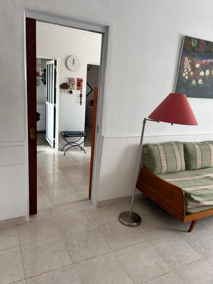 CASA EN ORO VERDE, 2 DORMITORIOS, COCHERA Y JARDIN VERDE. 