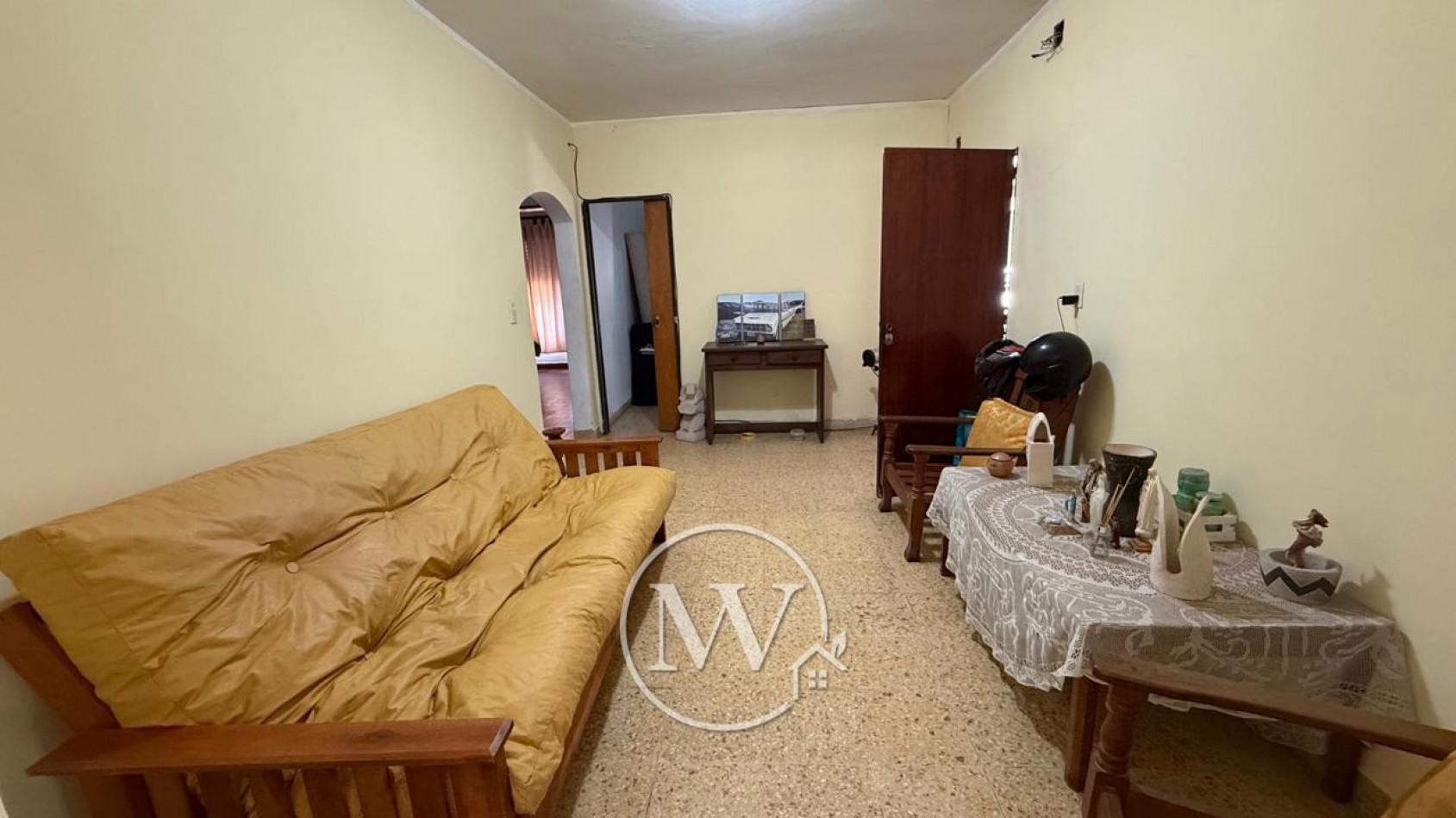 CASA DE 3 DORM, PATIO Y COCHERA, ZONA GAZZANO