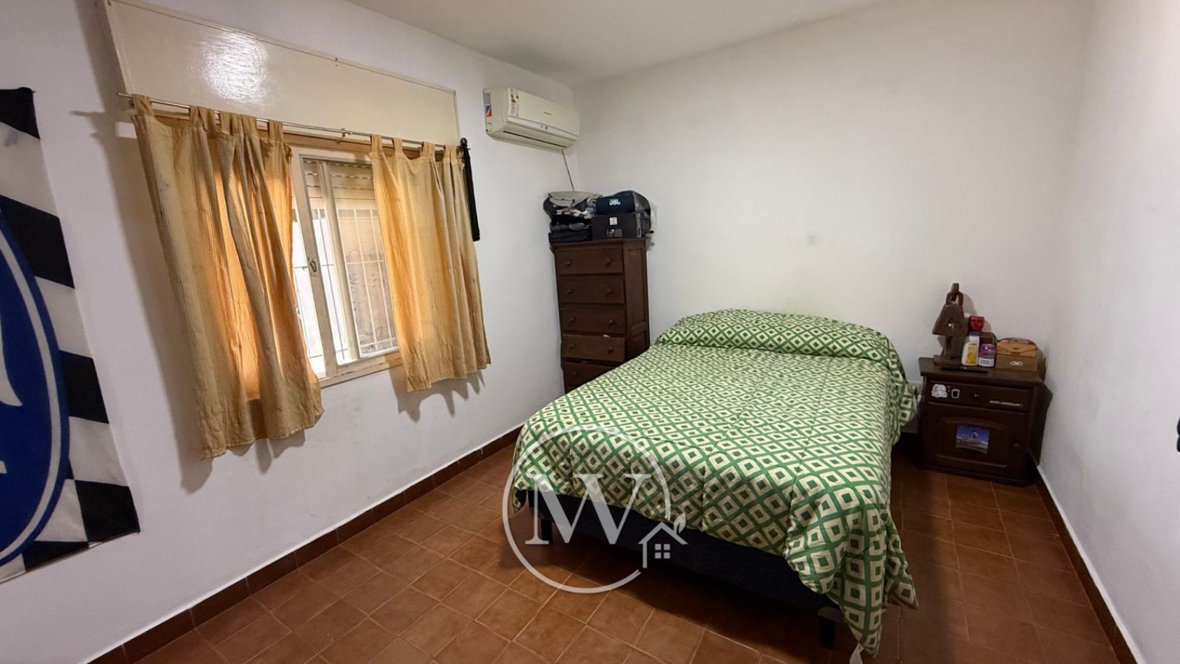 CASA DE 3 DORM, PATIO Y COCHERA, ZONA GAZZANO