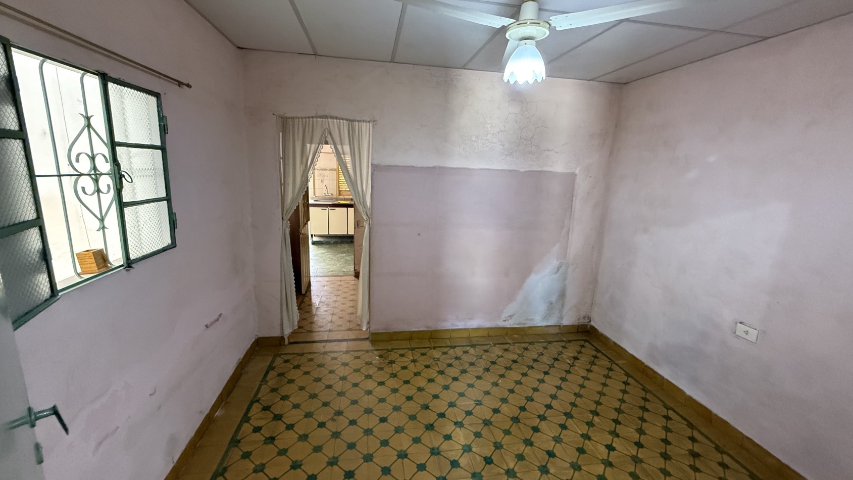 CASA DE 2 DORMITORIOS A MODERNIZAR,  ¡OPORTUNIDAD!