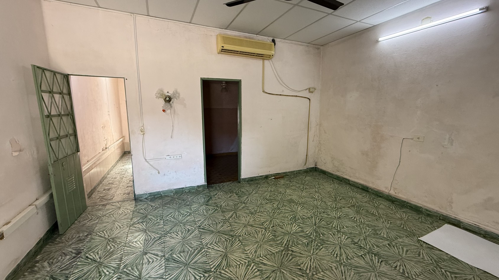 CASA DE 2 DORMITORIOS A MODERNIZAR,  ¡OPORTUNIDAD!