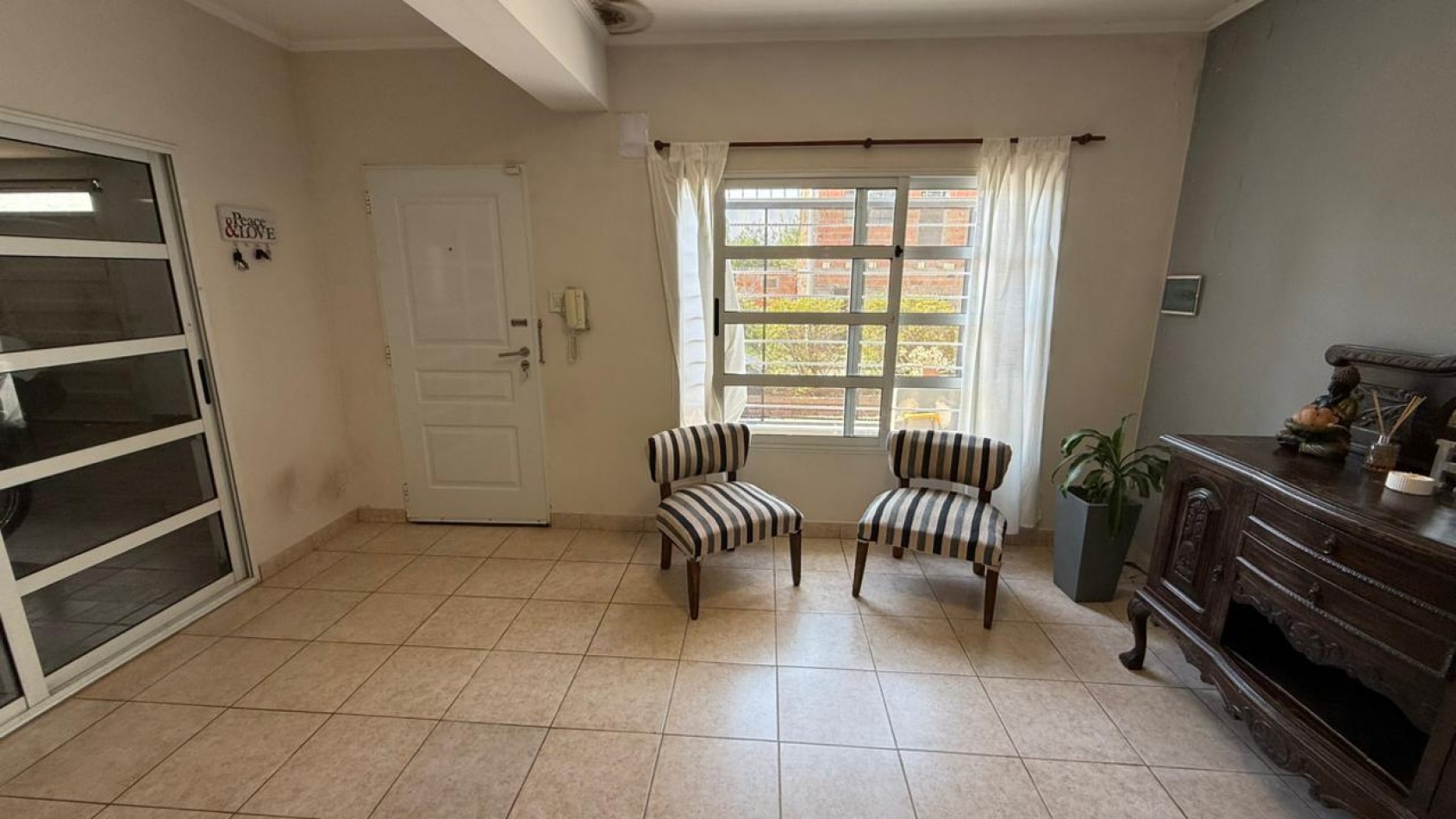 CASA PREMIUM DE 3 DORM, PISCINA, Y COCHERA DOBLE