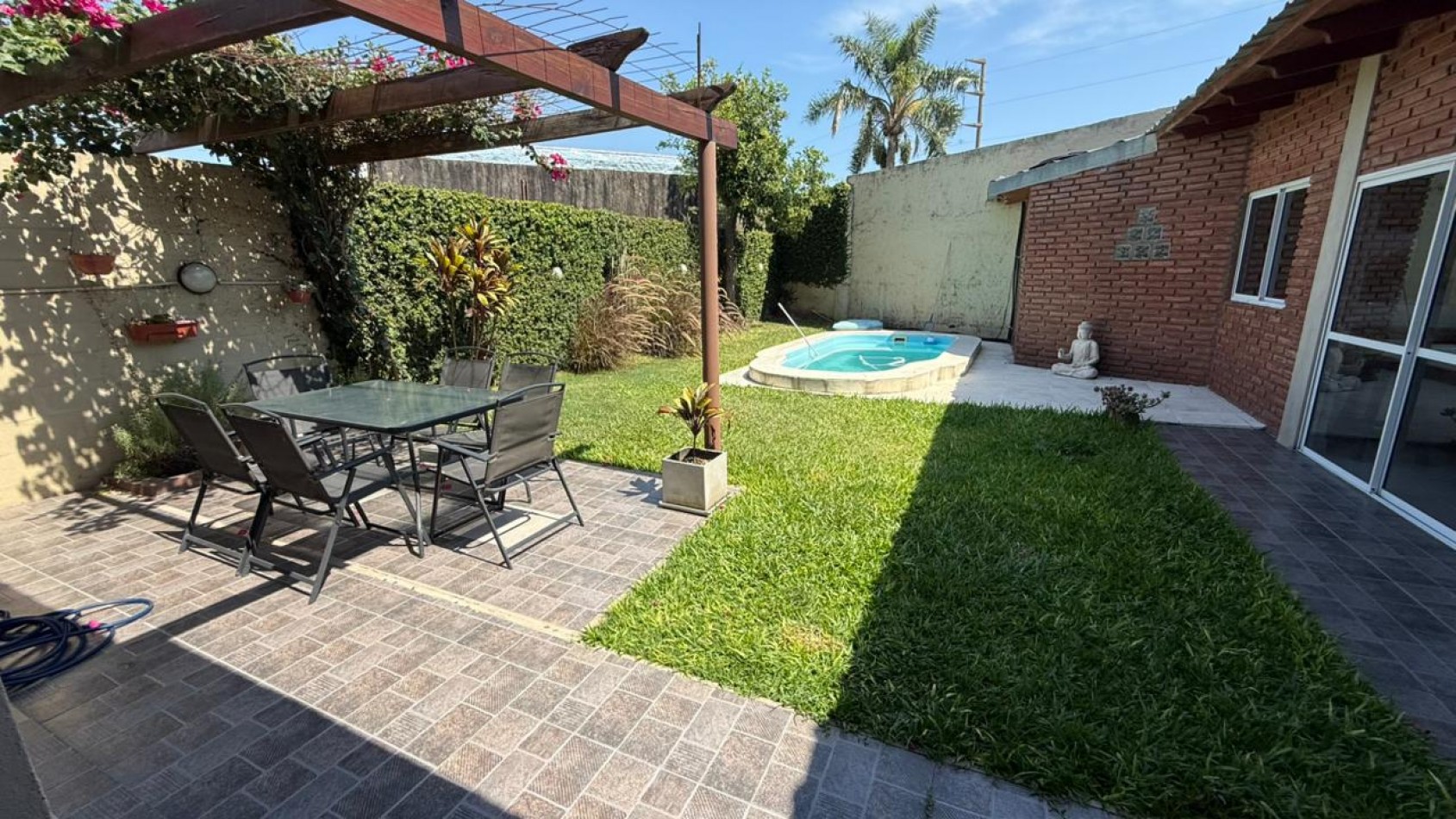 CASA PREMIUM DE 3 DORM, PISCINA, Y COCHERA DOBLE